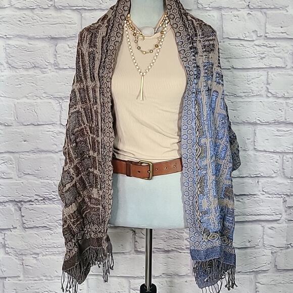 SAACHI wool blend scarf/wrap - Picture 4 of 8